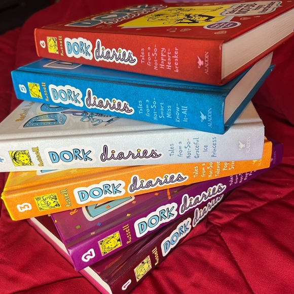 Dork Diaries-Tales by Rachel Renee Russell - Picture 2 of 3